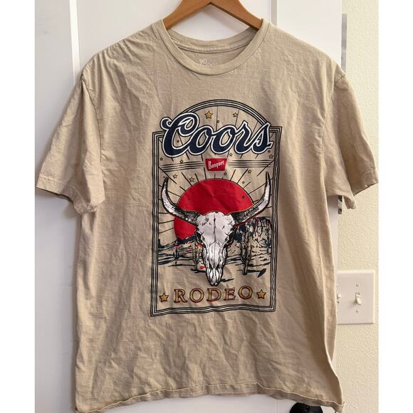 Coors Banquet Retro Western Rodeo Skull Graphic Tee Tan Men’s Size L Beer Cowboy - Picture 1 of 4